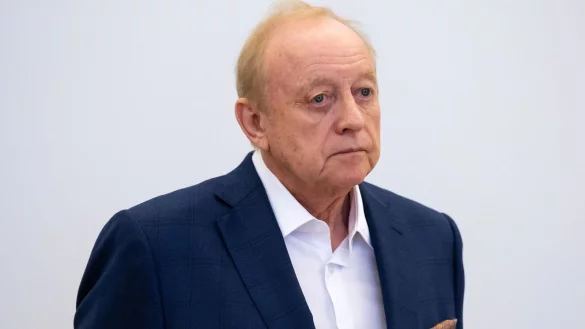 Der Koch und Unternehmer Alfons Schuhbeck steht in M&uuml;nchen vor Gericht. - &copy; Sven Hoppe/dpa