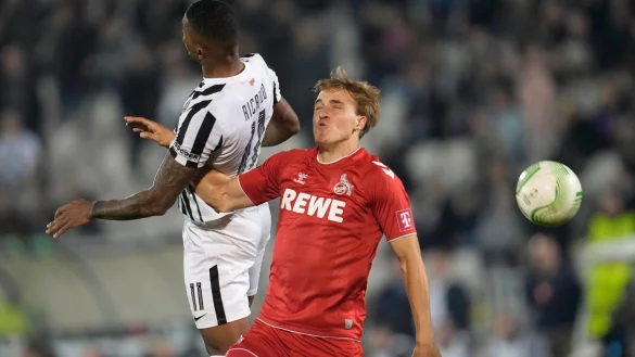 Ricardo Gomes (l) steuerte ein Tor zum Sieg von Partizan Belgrad gegen Timo H&uuml;bers und den 1. FC K&ouml;ln bei. - &copy; Darko Vojinovic/AP/dpa