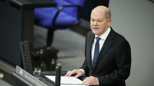 Bundeskanzler Olaf Scholz h&auml;lt im Bundestag eine Regierungserkl&auml;rung ab. - &copy; Kay Nietfeld/dpa