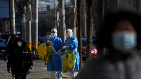 Im Kampf gegen die Corona-Pandemie hat China seine strikten Null-Covid-Ma&szlig;nahmen etwas gelockert. - &copy; Andy Wong/AP/dpa