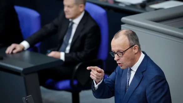 CDU-Chef Friedrich Merz kritisiert Kanzler Olaf Scholz und seine Ukraine-Politik scharf. - &copy; Kay Nietfeld/dpa