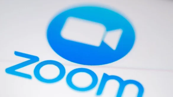 Mac-User sollten ihre Zoom-Client-Software aktualisieren, um eine kritische Schwachstelle zu beheben. - &copy; Zacharie Scheurer/dpa-tmn