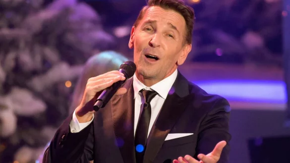 Mark Keller, Schauspieler und S&auml;nger, singt bei der ZDF-Spendengala &laquo;Die sch&ouml;nsten Weihnachtshits&raquo; live. - &copy; Frederic Kern/Geisler-Fotopress/dpa