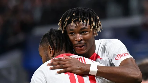 Weckte das Interesse von PSG: Mohamed Simakan (r). - &copy; Hendrik Schmidt/Deutsche Presse-Agentur GmbH/dpa