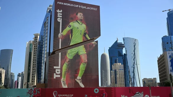 &Uuml;bergro&szlig; in Doha: DFB-Keeper Manuel Neuer. - &copy; Federico Gambarini/dpa