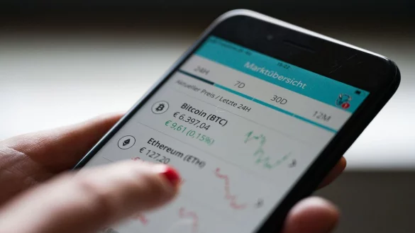 Sehen Fachleute als gro&szlig;e Gefahr f&uuml;r Krypto-Anleger: die mitunter extremen Kursschwankungen. - &copy; Marijan Murat/dpa/dpa-tmn