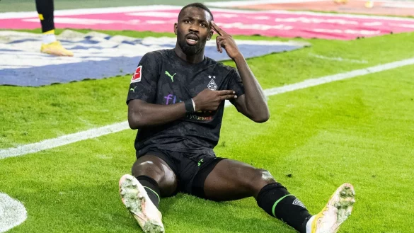 Marcus Thuram jubelt über einen Treffer. - © Bernd Thissen/dpa