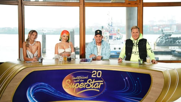 Leony (l-r), Katja Krasavice, Pietro Lombardi und Dieter Bohlen, Jury-Mitglieder der Castingshow &laquo;Deutschland sucht den Superstar&raquo;. - &copy; Stefan Gregorowius/RTL/dpa