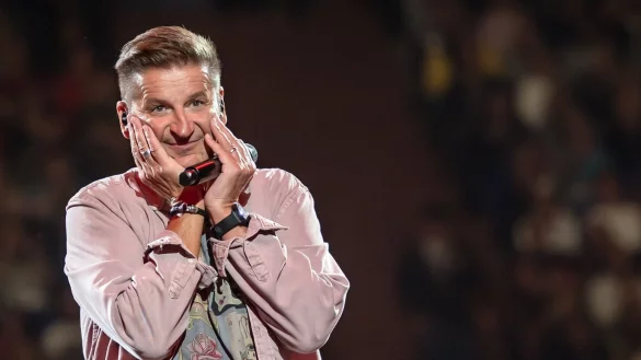 Hartmut Engler, S&auml;nger der Band Pur, bei einem Konzertin Gelsenkirchen. - &copy; Bernd Thissen/dpa