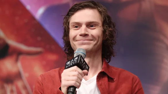 Evan Peters nahm f&uuml;r die Rolle des Serienkillers Jeffrey Dahmer einiges auf sich. - &copy; YNA/dpa