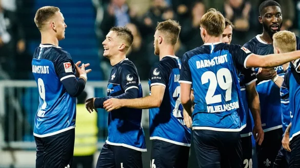 Darmstadt festigt dank des Sieges gegen Hannover Platz eins. - &copy; Uwe Anspach/dpa