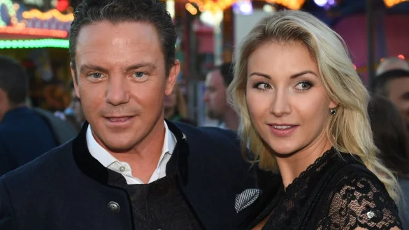 Stefan Mross und Anna-Carina Woitschack auf dem Oktoberfest 2018. - &copy; Felix H&ouml;rhager/dpa