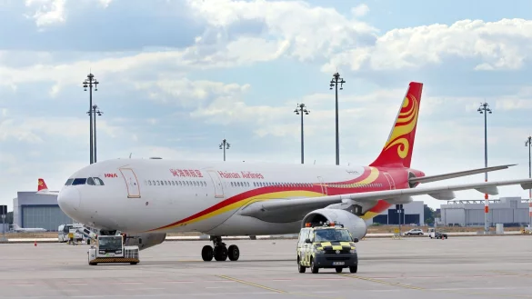 J&uuml;rgen Hardt fordert einen Stopp der Flugverbindungen mit der Volksrepublik China. - &copy; Wolfgang Kumm/dpa