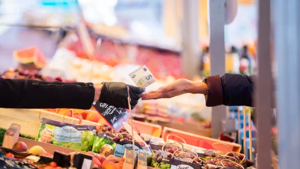 Bei immer mehr Menschen landen Speisen ohne tierische Inhaltsstoffe auf dem Teller. - &copy; Christoph Soeder/dpa