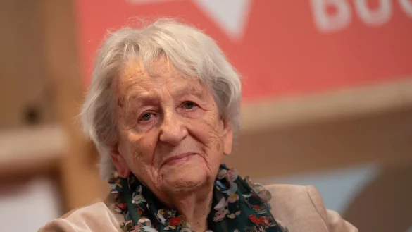 Ingrid Noll, Schriftstellerin, nimmt an einer Veranstaltung zu &laquo;70 Jahre Diogenes&raquo; im Rahmen der Frankfurter Buchmesse teil. - &copy; Sebastian Gollnow/dpa