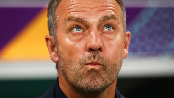 Bundestrainer Hansi Flick vor dem Anpfiff zum WM-Spiel gegen Costa Rica. - &copy; Christian Charisius/dpa