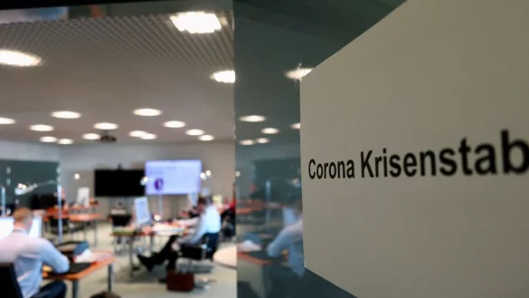 Der Corona-Krisenstab im Bundeskanzleramt Anfang des Jahres. - © Hauke Bunks/Corona-Krisenstab im Bundeskanzleramt/dpa
