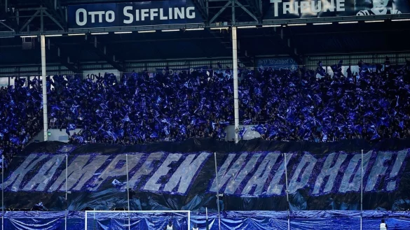 Beim Spiel vom Waldhof Mannheim gedenkte der Stephan Christen einer Person, die der rechten Szene angeh&ouml;rte. Er k&uuml;ndigte seinen R&uuml;cktritt an. - &copy; Uwe Anspach/dpa