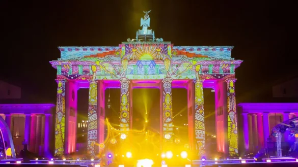 In diesem Jahr soll Silvester wieder am Brandenburger Tor gefeiert werden. - &copy; Christoph Soeder/dpa/Archiv