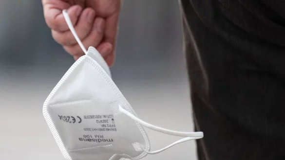 Kommt bald wieder eine FFP2-Maskenpflicht in Innenr&auml;umen? - &copy; Marijan Murat/dpa