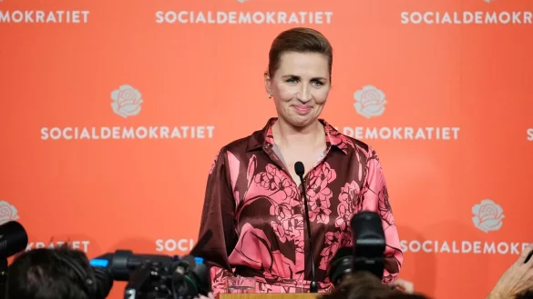 Mette Frederiksen, d&auml;nische Ministerpr&auml;sidentin und Vorsitzende der Sozialdemokratischen Partei, spricht in der Wahlnacht zu Mitgliedern ihrer Partei. - &copy; Martin Sylvest/Ritzau Scanpix Foto/dpa