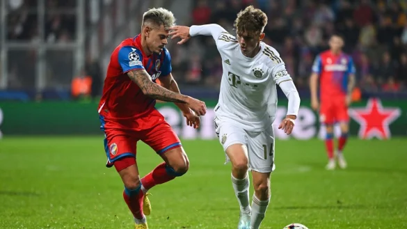 Mit 16 Jahren und 293 Tagen neuer M&uuml;nchner Champions-League-Rekordspieler: Bayerns Paul Wanner (r). - &copy; Peter Kneffel/dpa