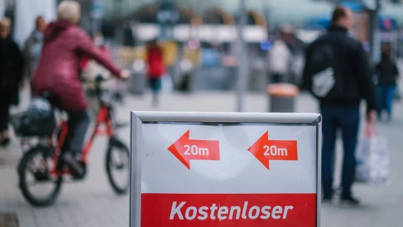 Corona-Tests geh&ouml;rten w&auml;hrend der Pandemie f&uuml;r viele Menschen zum Alltag. - &copy; Ole Spata/dpa