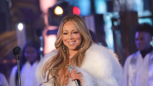 Es ist wieder Adventszeit: Mariah Careys Single &laquo;All I Want For Christmas Is You&raquo; steht an der Spitze der Charts. - &copy; Brent N. Clarke/Invision/AP/dpa