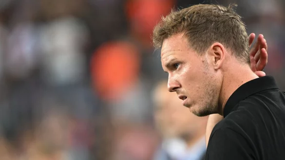 Muss die Ausf&auml;lle der Leistungstr&auml;ger M&uuml;ller und Neuer kompensieren: M&uuml;nchens Trainer Julian Nagelsmann. - &copy; Peter Kneffel/dpa