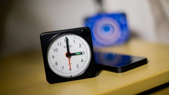 Kommende Woche wird wieder die Zeit umgestellt. - &copy; Christoph Soeder/dpa