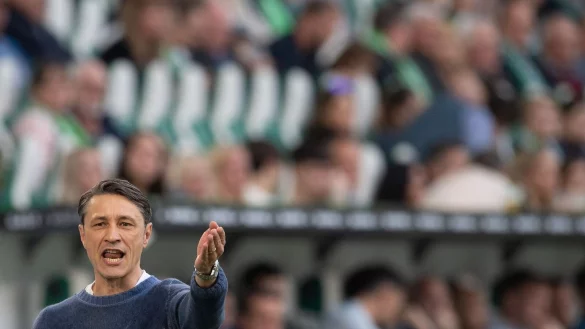 Wolfsburgs Trainer Niko Kovac gestikuliert. - &copy; Swen Pf&ouml;rtner/dpa