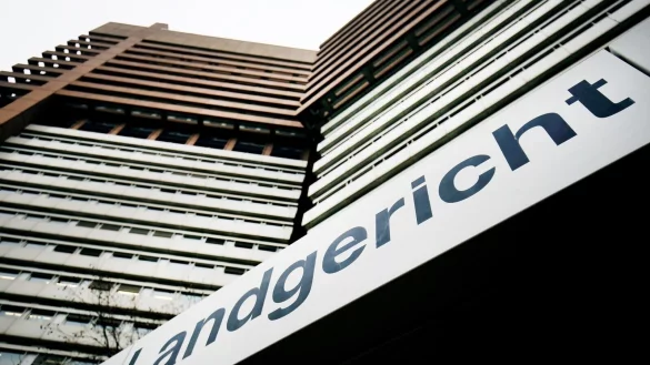 Außenansicht des Landgerichts Köln. - © Oliver Berg/dpa/Archiv