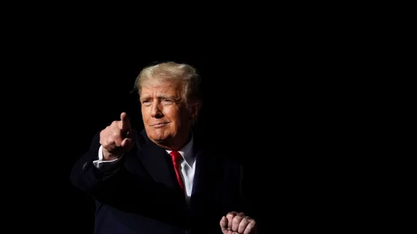 Donald Trump tritt bei einer Wahlkampfveranstaltung im US-Bundestaat Ohio auf. - &copy; Michael Conroy/AP/dpa