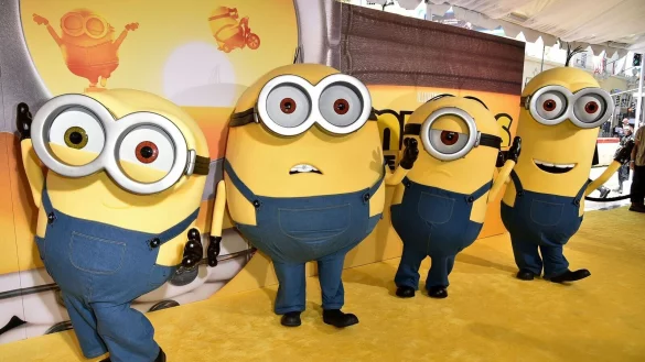 Darsteller, die als die Minions verkleidet sind - die Minions sind in diesem Jahr im Kino am meisten besucht worden. - &copy; Richard Shotwell/Invision/AP/dpa