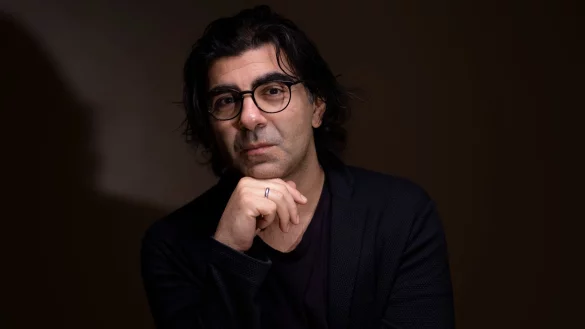 Fatih Akin, Regisseur aus Deutschland, w&auml;hrend eines Fototermins f&uuml;r den Film &laquo;Rheingold&raquo; bei der 17. Ausgabe des Rom Film Festivals. - &copy; Domenico Stinellis/AP/dpa