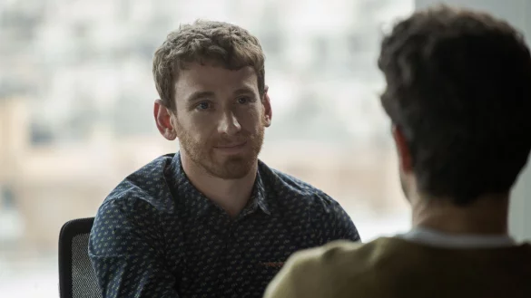 Ramon Pujol (l) als Ramon in der spanischen Produktion &laquo;Smiley&raquo;. Die Serie ist auf Netflix verf&uuml;gbar. - &copy; Andrea Resmini/Netflix/dpa