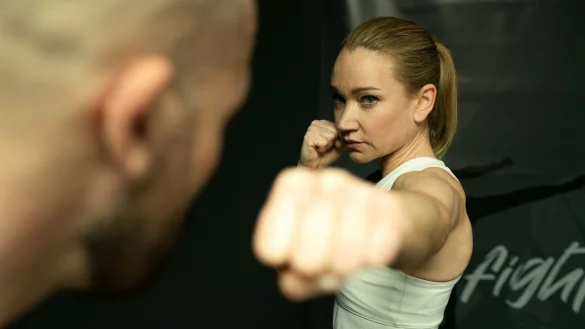 Sarah Kohr (Lisa Maria Potthoff) verteidigt sich. - &copy; Christine Schroeder/ZDF/dpa