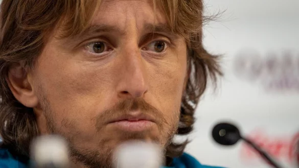 Kroatiens Luka Modric bei einer Pressekonferenz in Doha. - &copy; Darko Bandic/AP/dpa