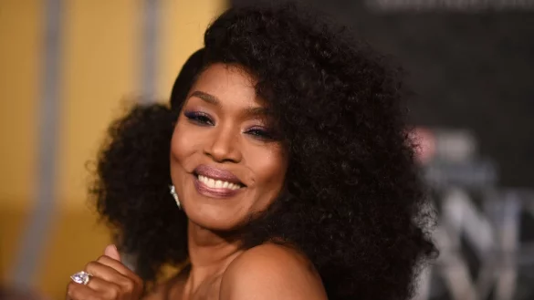 US-Schauspielerin Angela Bassett im Oktober bei der Weltpremiere von "Black Panther: Wakanda Forever" im El Capitan Theatre in Los Angeles. - &copy; Richard Shotwell/Invision/AP/dpa