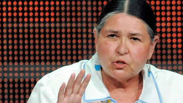 Die Schauspielerin und indigene Aktivistin Sacheen Littlefeather ist gestorben. - &copy; Chris Pizzello/AP/dpa