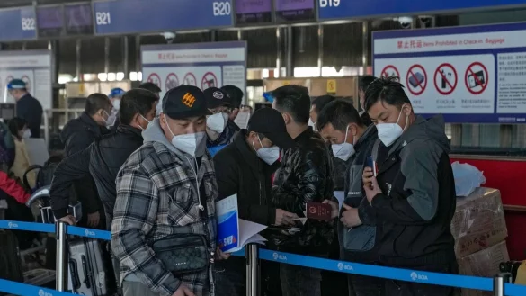 China erlebt derzeit die heftigste Corona-Welle seit Pandemiebeginn. - &copy; Andy Wong/AP/dpa