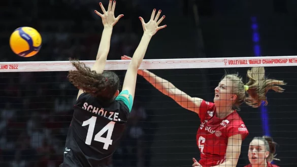 Kamila Witkowska (r) aus Polen gegen Marie Sch&ouml;lzel aus Deutschland. - &copy; Roman Zawistowski/PAP/dpa