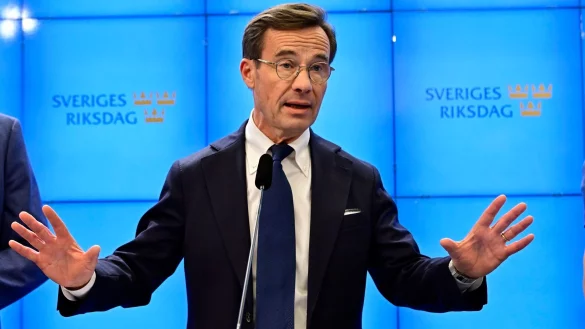 Ulf Kristersson spricht im Parlament in Stockholm. - &copy; Jonas Ekstr&ouml;mer/Tt/TT News Agency/AP/dpa