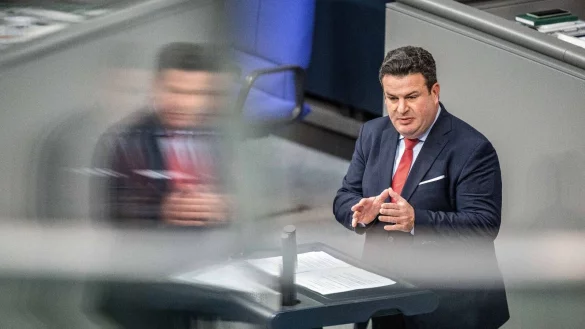 Hubertus Heil (SPD), Bundesminister f&uuml;r Arbeit und Soziales, im Deutschen Bundestag. - &copy; Michael Kappeler/dpa