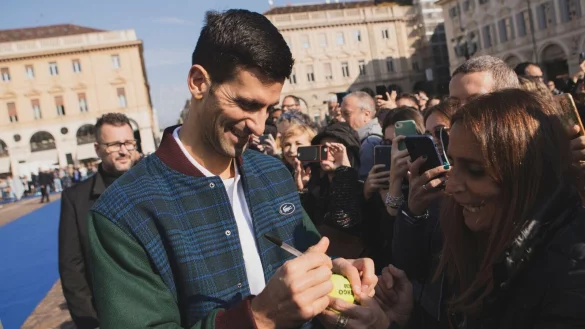 Novak Djokovic bei der Spielerpräsentation in Turin. - © Andrea Alfano/LaPresse via ZUMA Press/dpa