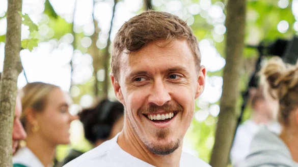 Kann nicht nur Fu&szlig;ball spielen: Fu&szlig;baller Max Kruse hat bei einem gro&szlig;en Pokerturnier gewonnen. - &copy; Michael Matthey/dpa