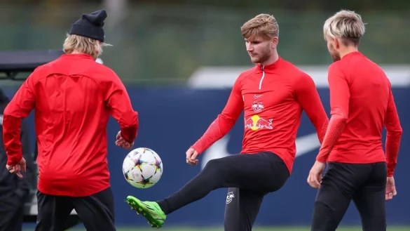 Timo Werner (M) ist gegen Real Madrid wieder einsatzbereit. - © Jan Woitas/dpa