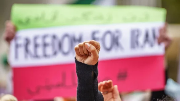 Berichten zufolge gab es nicht nur im Nordwesten des Irans, sondern auch in anderen Teilen des Landes Proteste gegen den repressiven Kurs der islamischen F&uuml;hrung (Symbolbild). - &copy; Frank Rumpenhorst/dpa