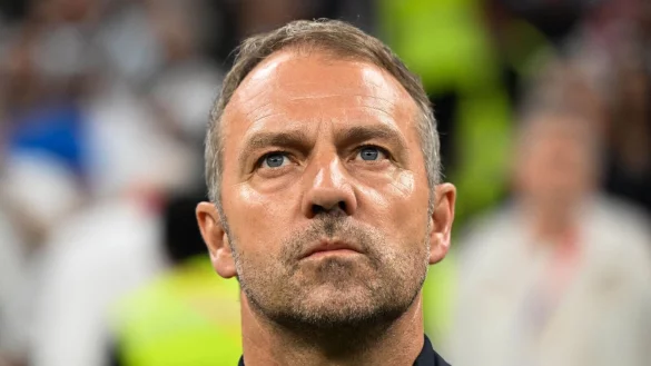 Hansi Flick ist der erste Bundestrainer, der bei seiner Turnier-Premiere nach der Gruppenphase schon wieder nach Hause musste. - &copy; Federico Gambarini/dpa