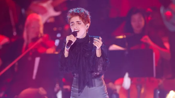 Anny Ogrezeanu im Finale der Castingshow «The Voice of Germany». - © Gerald Matzka/dpa